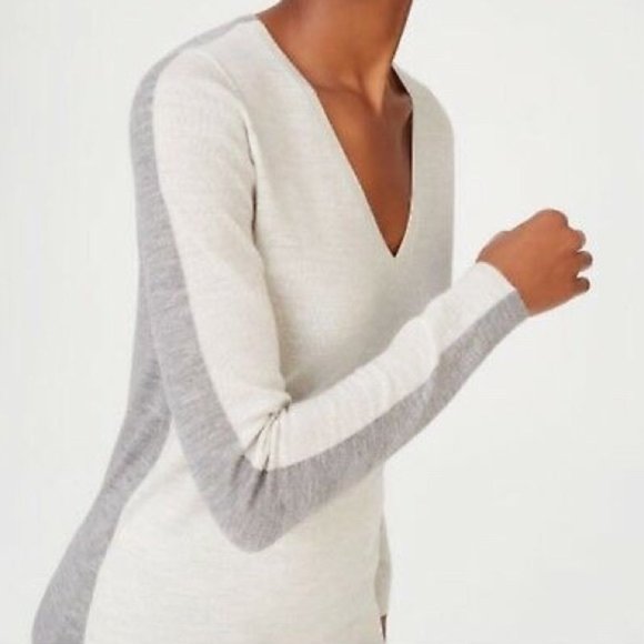 NWT Club Monaco Merino Wool V Neck Agnes Sweater - Picture 2 of 4